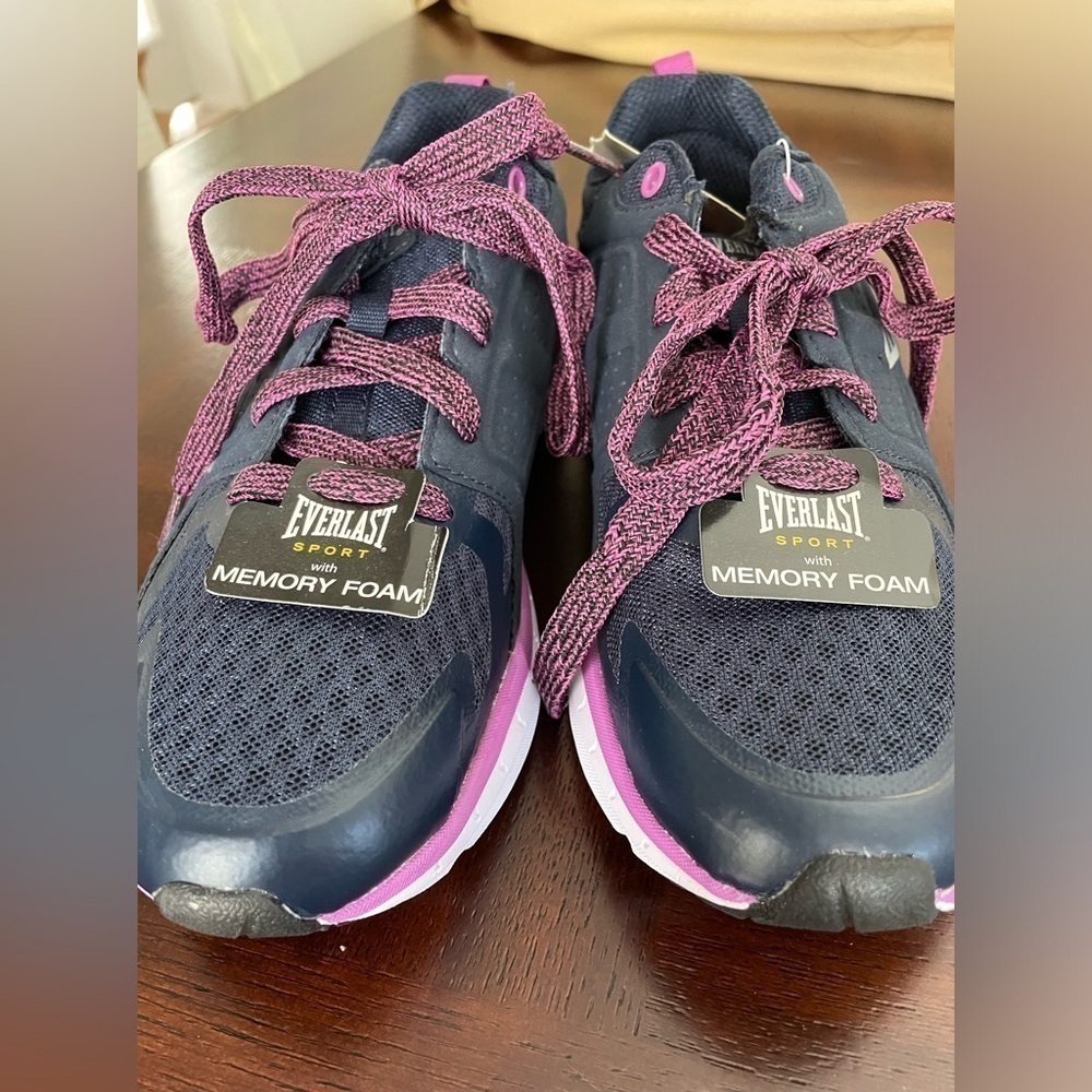 Everlat women’s sport sneakers with memory foam Navy with purple trim 7 medium W